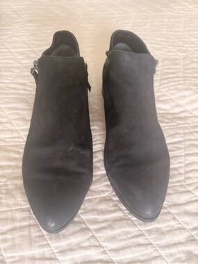 Franco Sarto Black Pointed Toe Ankle Booties with Side Zip